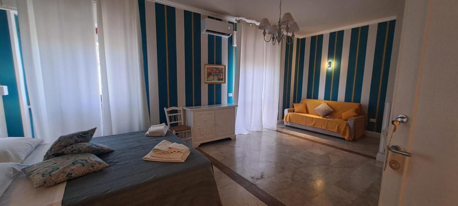 Chez Tata' - Sce Tata Bed & Breakfast Rossano Stazione Eksteriør bilde